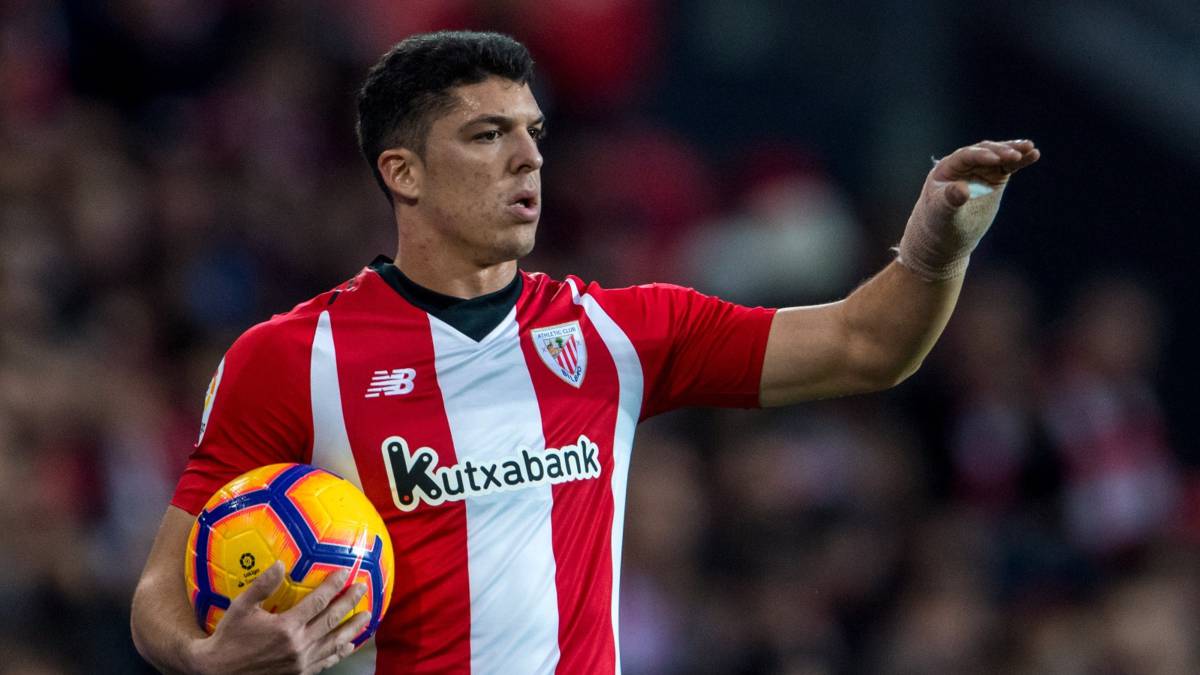 Capa: "Que me comparen con Cafú me hace mucha gracia"