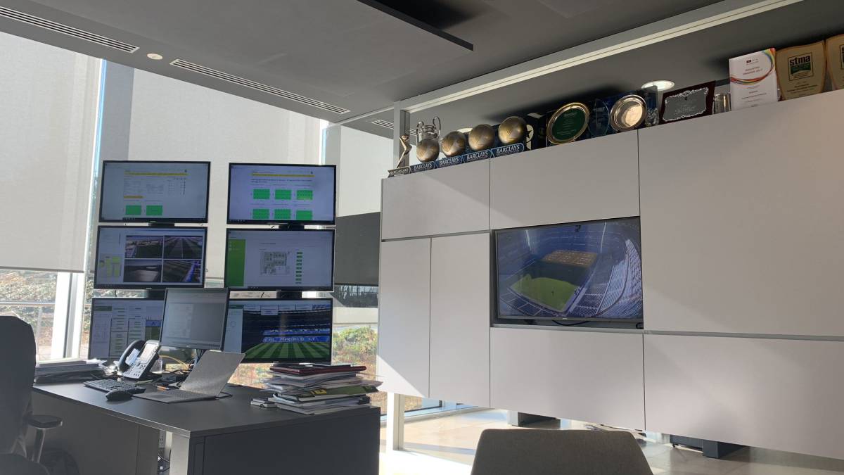 Bernabéu 'galáctico' groundsman and his high-tech control room