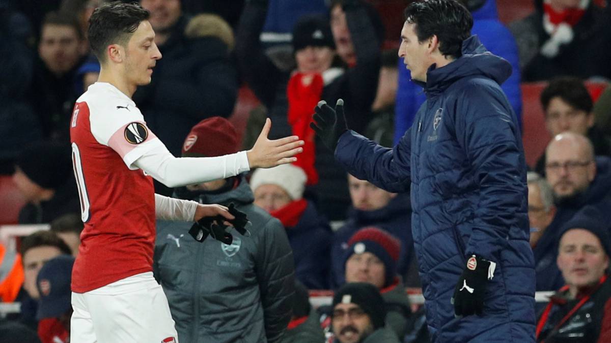 Emery a Ozil: "Lo mejor para ti es dejar el Arsenal"