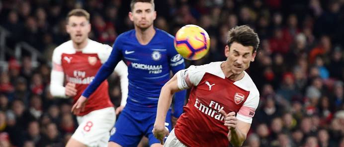 Lacazette acentúa la crisis de un Chelsea que no tiró a puerta