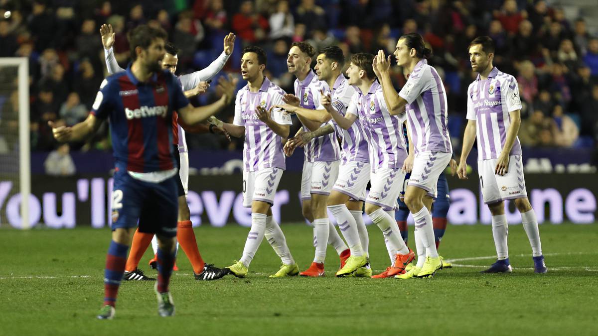 El 1x1 del Pucela ante el Levante: todo oscurecido por el VAR