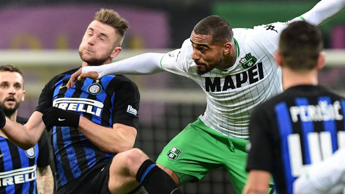 Kevin-Prince Boateng en un partido entre el Sassuolo y el Inter de Milán.