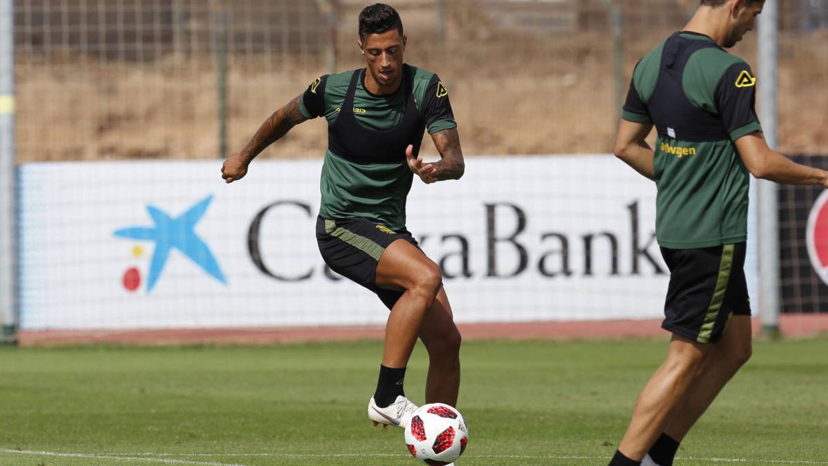Maikel Mesa, con todo de cara para ser titular ante su exequipo