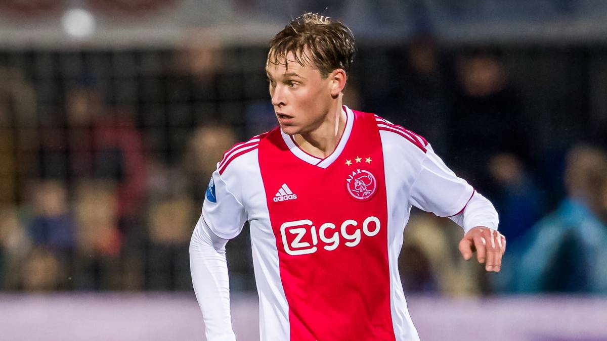 De Jong signing signals major summer Camp Nou exits