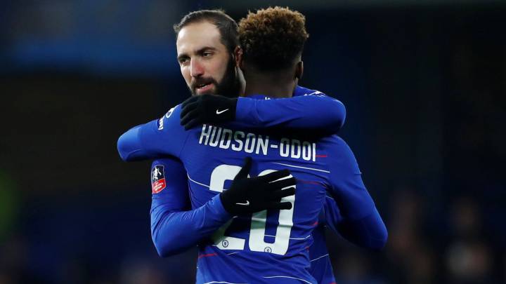 El Chelsea pasa de ronda en la FA Cup en el debut de Higuaín