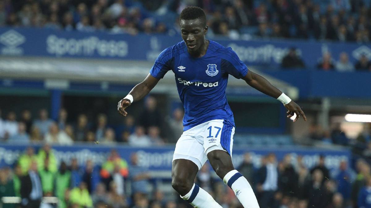 El centrocampista senegalés del Everton, Idryssa Gueye, durante un partido.