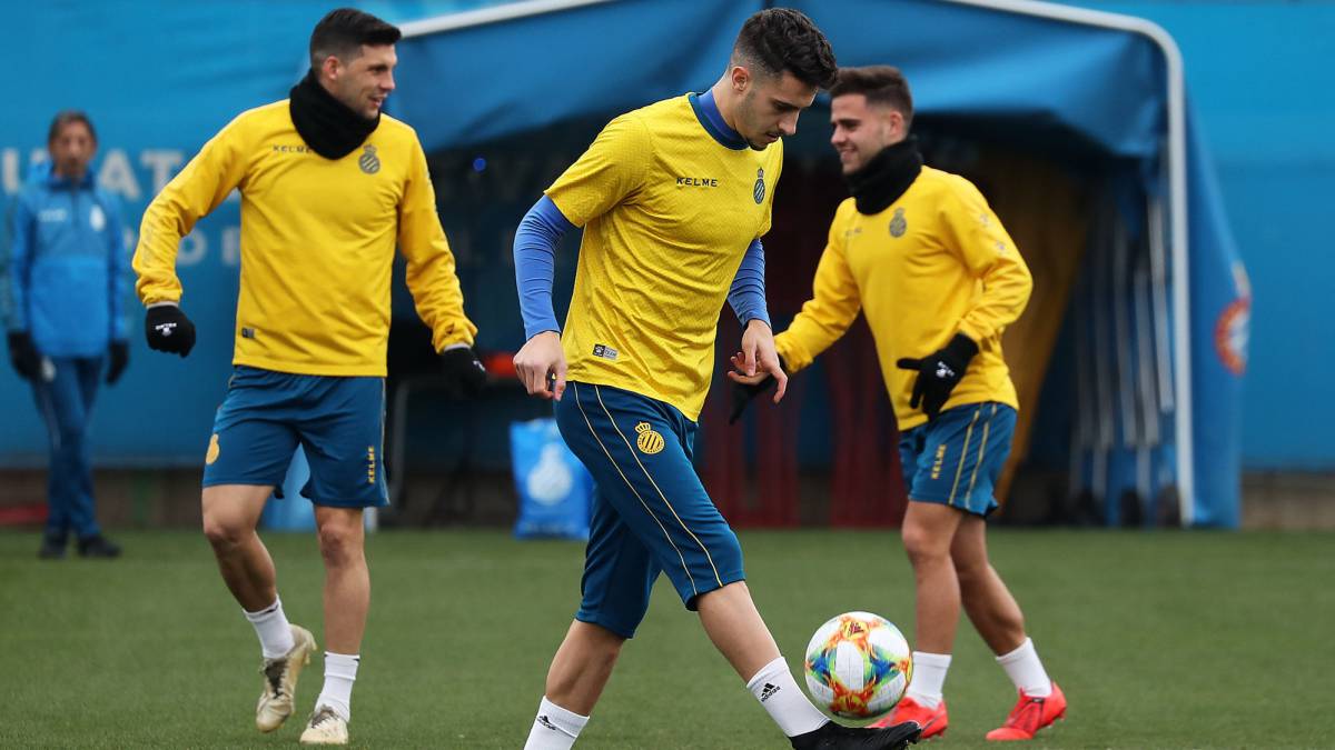Mario Hermoso, en el entrenamiento del Espanyol.