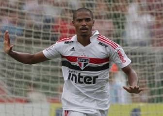 Barcelona look to sign 19-year-old Brazilian Gabriel Novaes