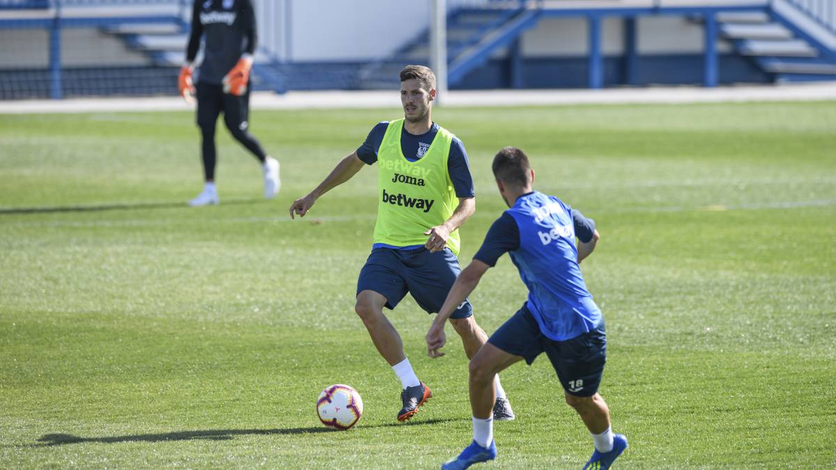 Rubén Pérez, en un entrenamiento del Atlético.