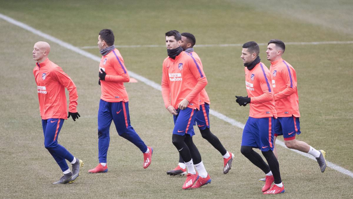Mollejo, Correa, Morata, Lemar, Vitolo y Joaquín, durante un entrenamiento del Atlético.