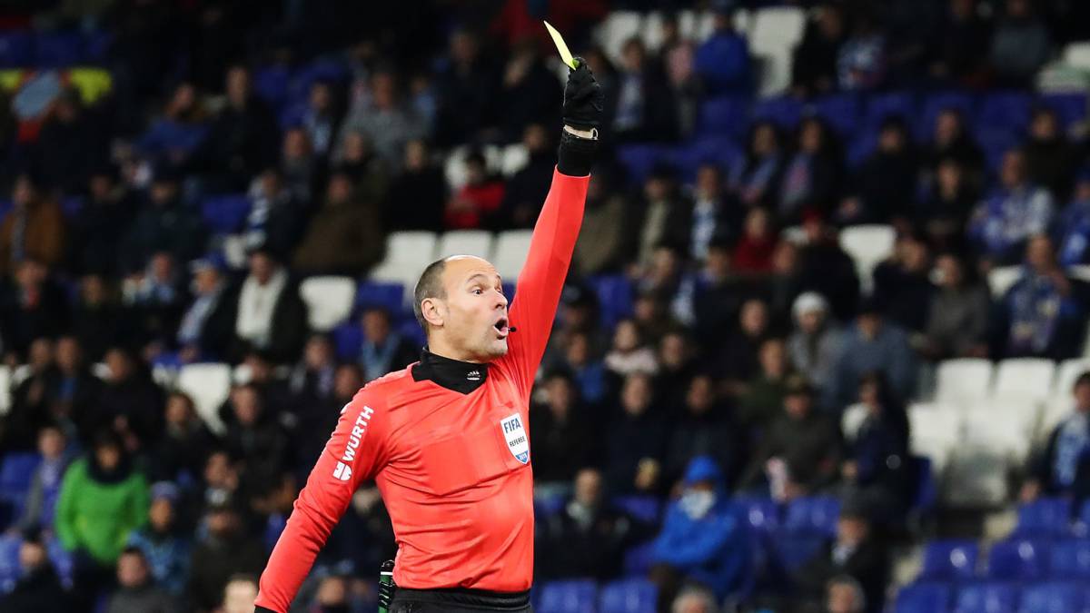 Mateu Lahoz to referee el Clásico first-leg in Copa del Rey