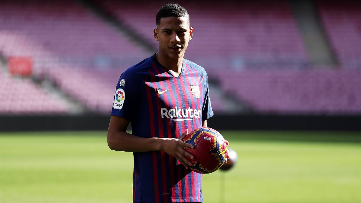Todibo, en el Camp Nou en su presentación como jugador del Barcelona