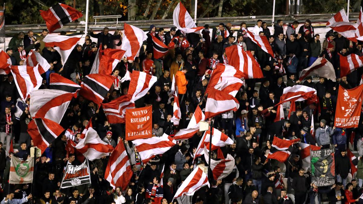 Las aficiones de Rayo y Leganés, contra el fútbol de los lunes