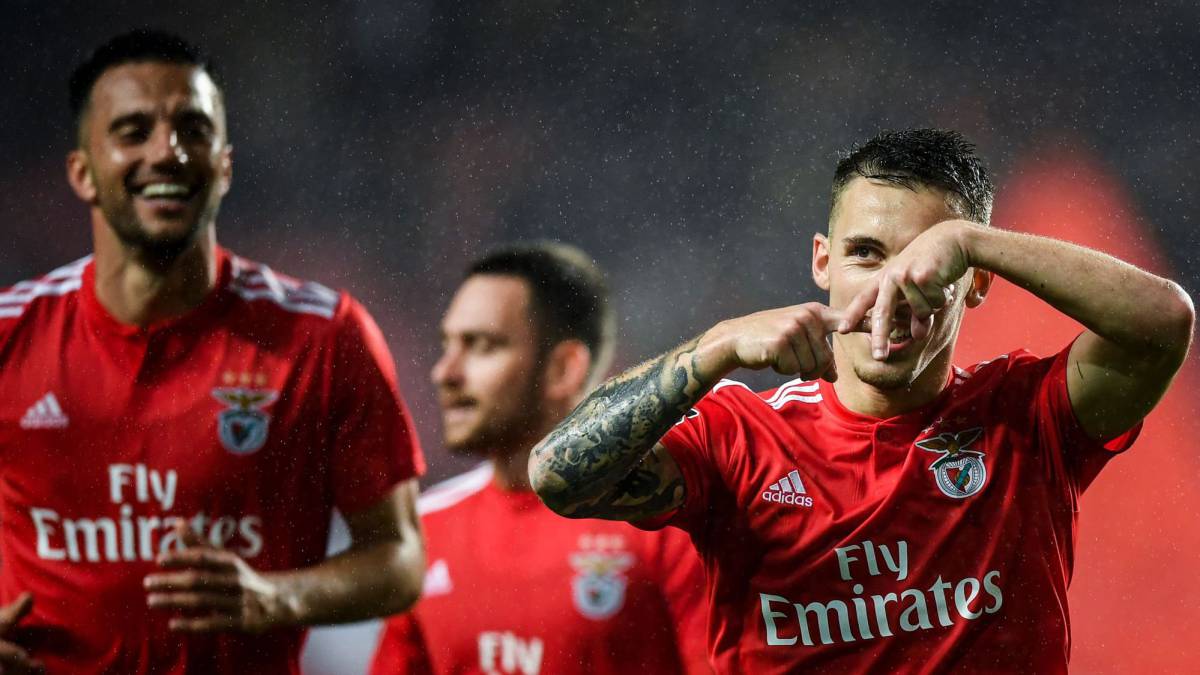 Alejandro Grimaldo celebra su gol al Boavista con el Benfica.
