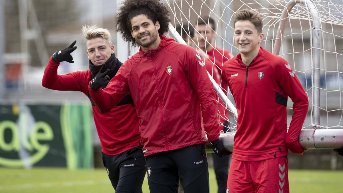 Cómo y dónde seguir en directo por televisión el partidazo entre Osasuna y Granada, duelo por el ascenso a Primera que tendrá lugar en El Sadar.
