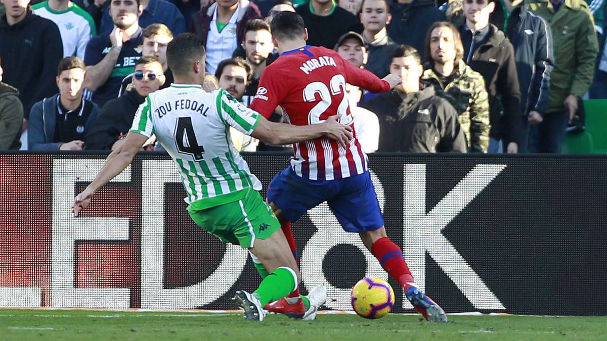 "It's a penalty on Morata but VAR can't intervene"
