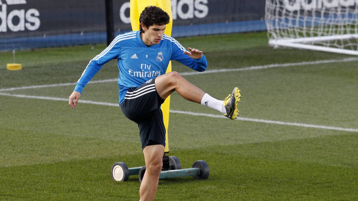 Vallejo, casi listo: completó parte de la sesión con el grupo