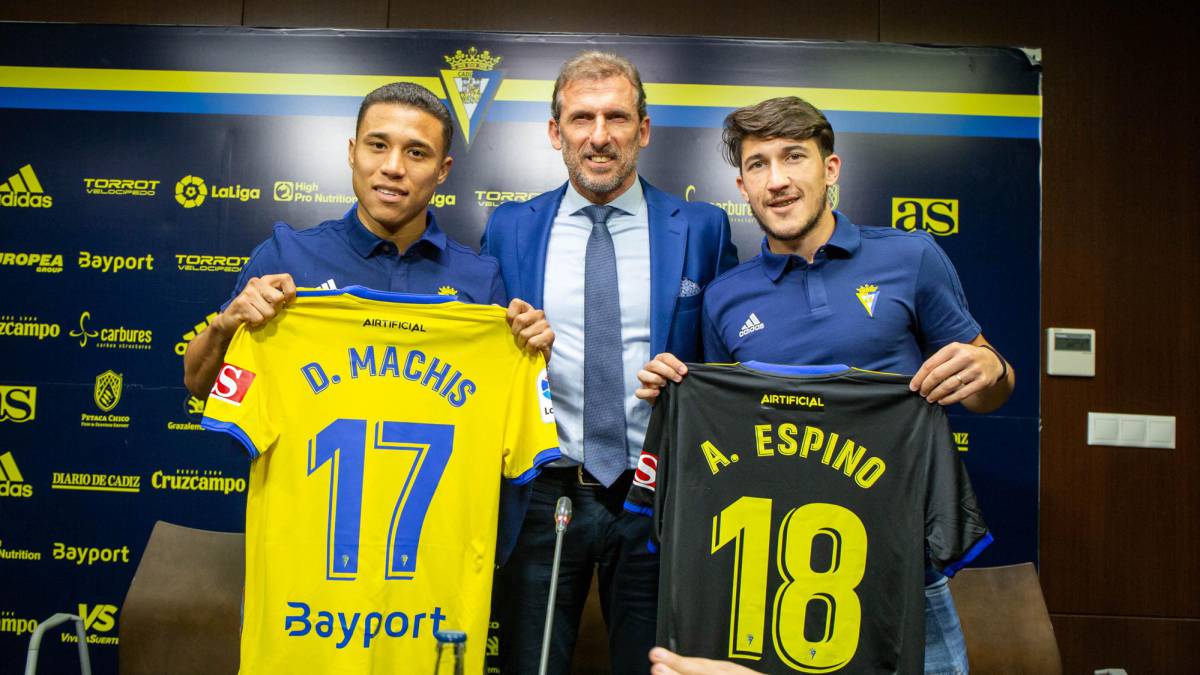 Óscar Arias presentó a Machís y Espino de manera oficial