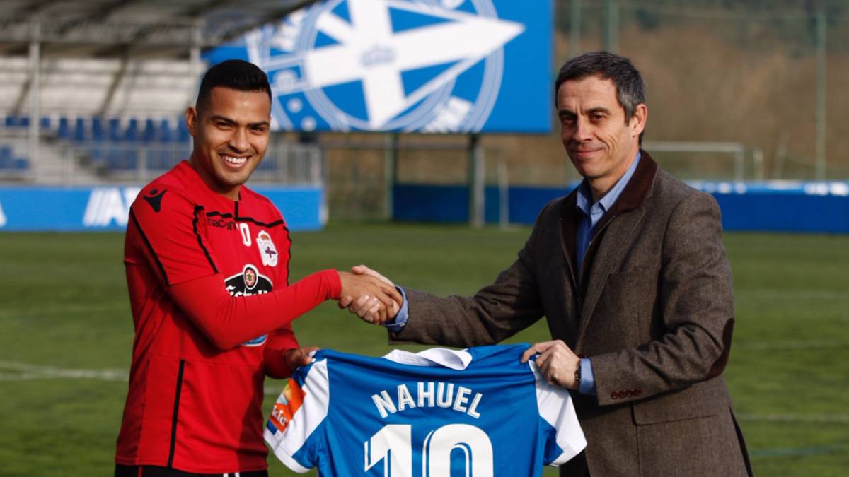Matías Nahuel y Carmelo del Pozo en la presentación del jugador con el Deportivo