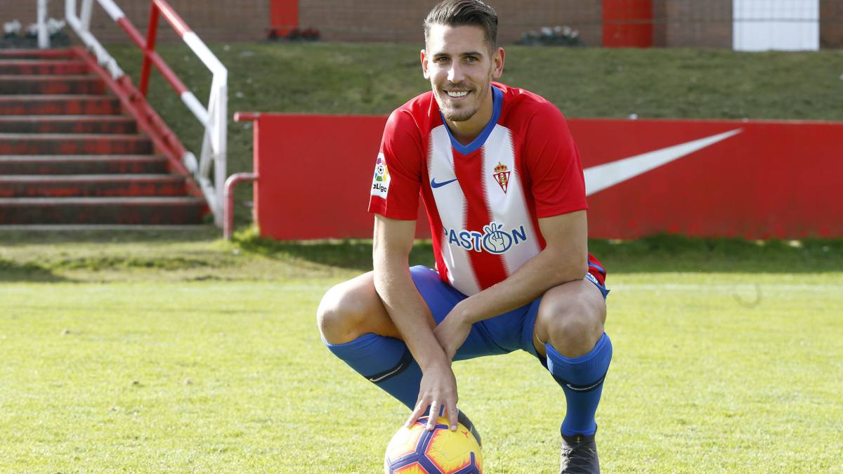 ALEX ALEGRIA PRESENTADO COMO NUEVO JUGADOR DEL SPORTING DE GIJON