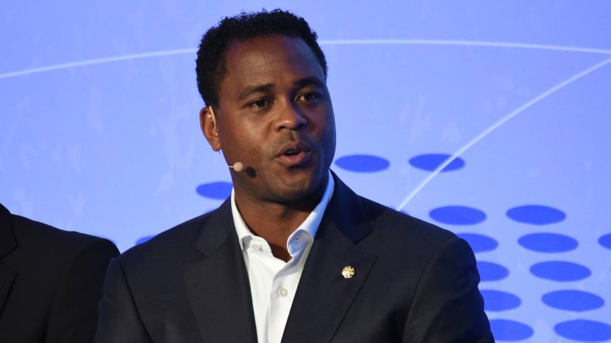 Kluivert aconseja al Barça "ir preparando a un sustituto" para Leo Messi