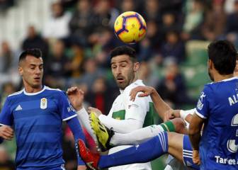 Toché de penalti en el 94' da un triunfo polémico al Oviedo