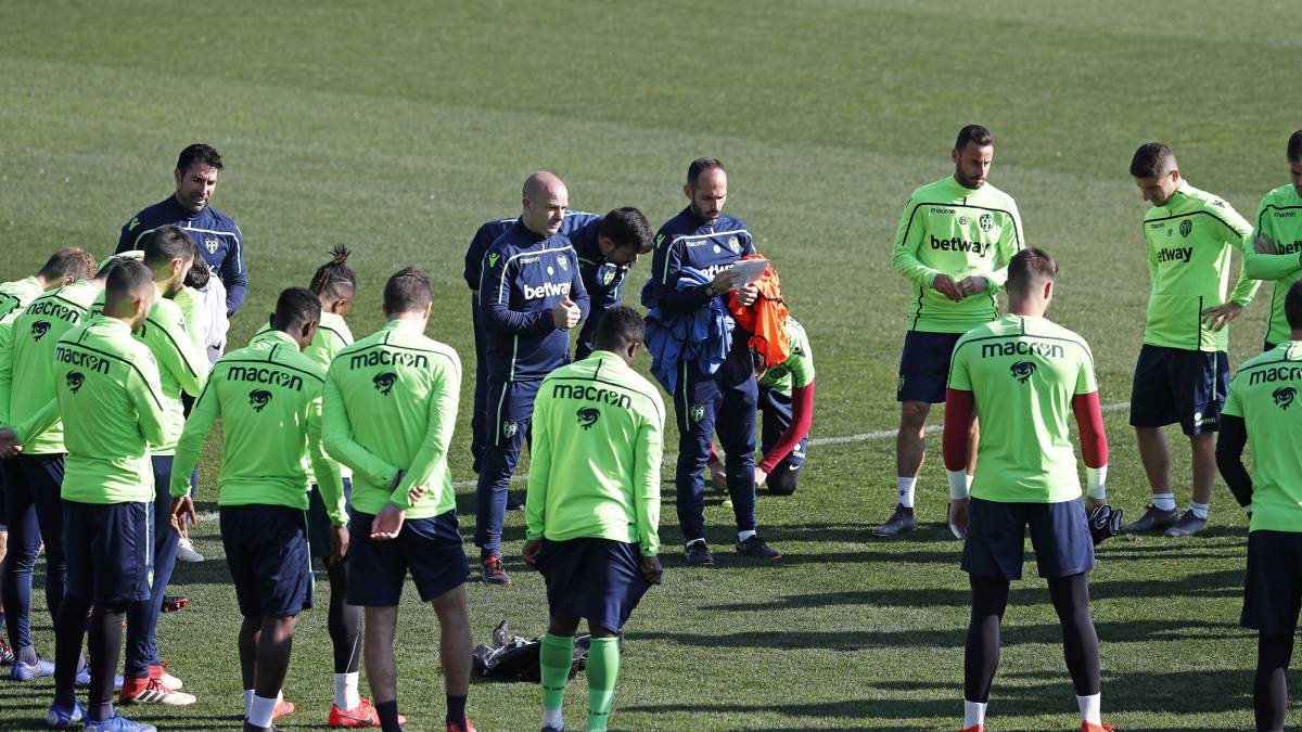 Paco López: "Estamos tristes y apenados por lo de Toño"