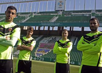 Qasmi pone cara al nuevo Elche contra un Oviedo lanzado