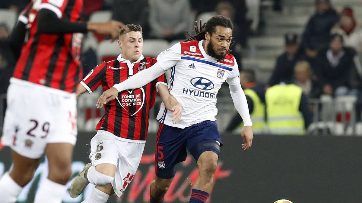 Walter da la victoria al Niza y corta la racha del Lyon