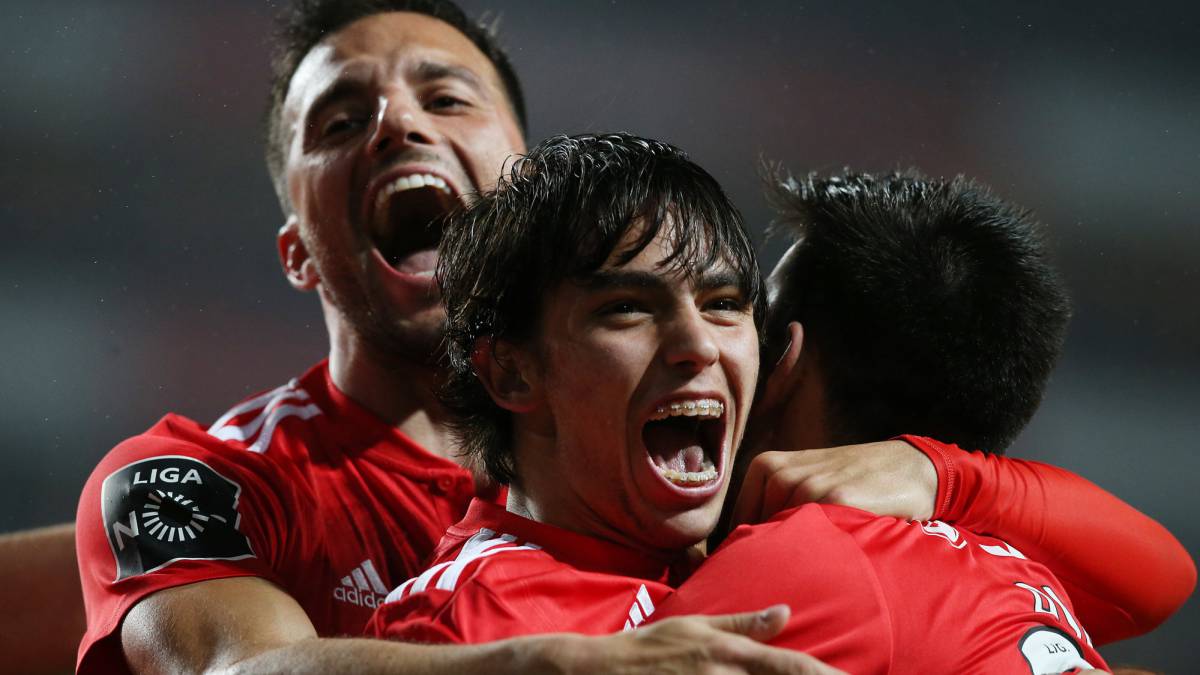 Paliza histórica del Benfica para presionar al Oporto