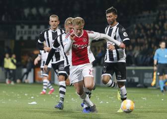 El 'azulgrana' De Jong, seria duda en el Ajax contra el Madrid