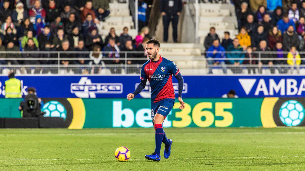 El Huesca pierde a Insua y le busca sustituto