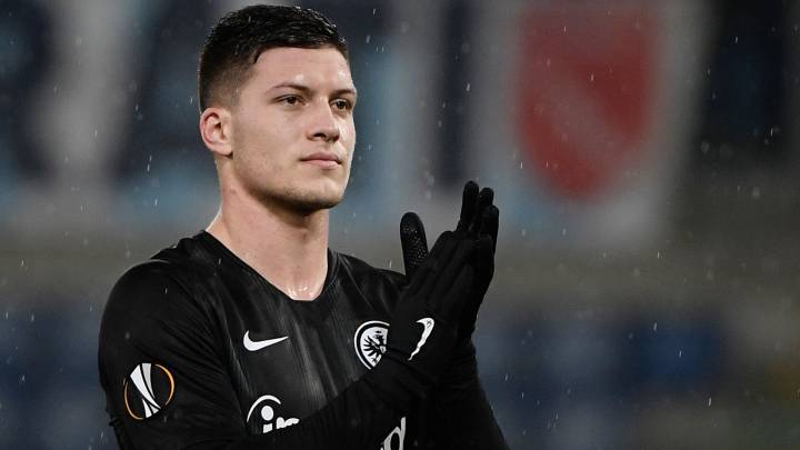 Jovic: Real Madrid reportedly nip ahead of Barça with €45m bid
