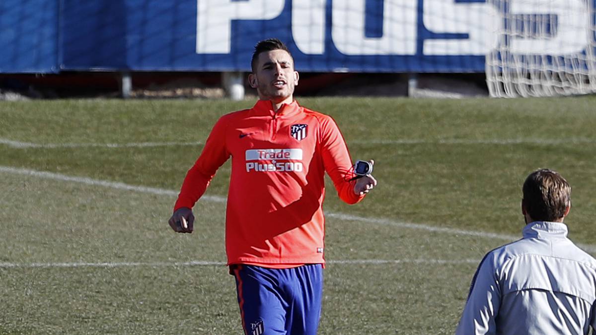 Lucas, en un entrenamiento del Atlético.