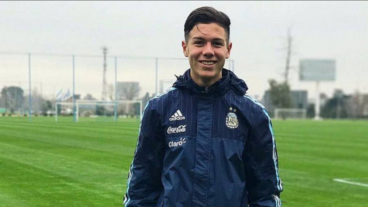 Nehuén Pérez con Argentina.