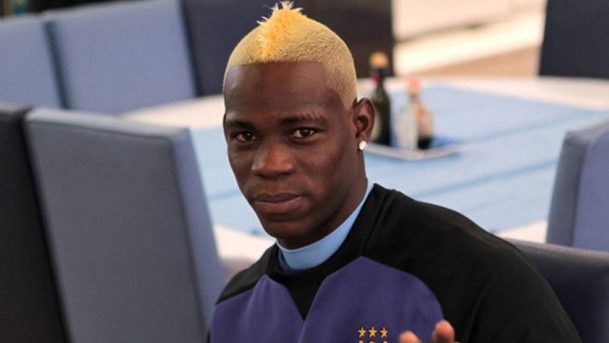 Balotelli se burla en Twitter del United tras caer con el PSG