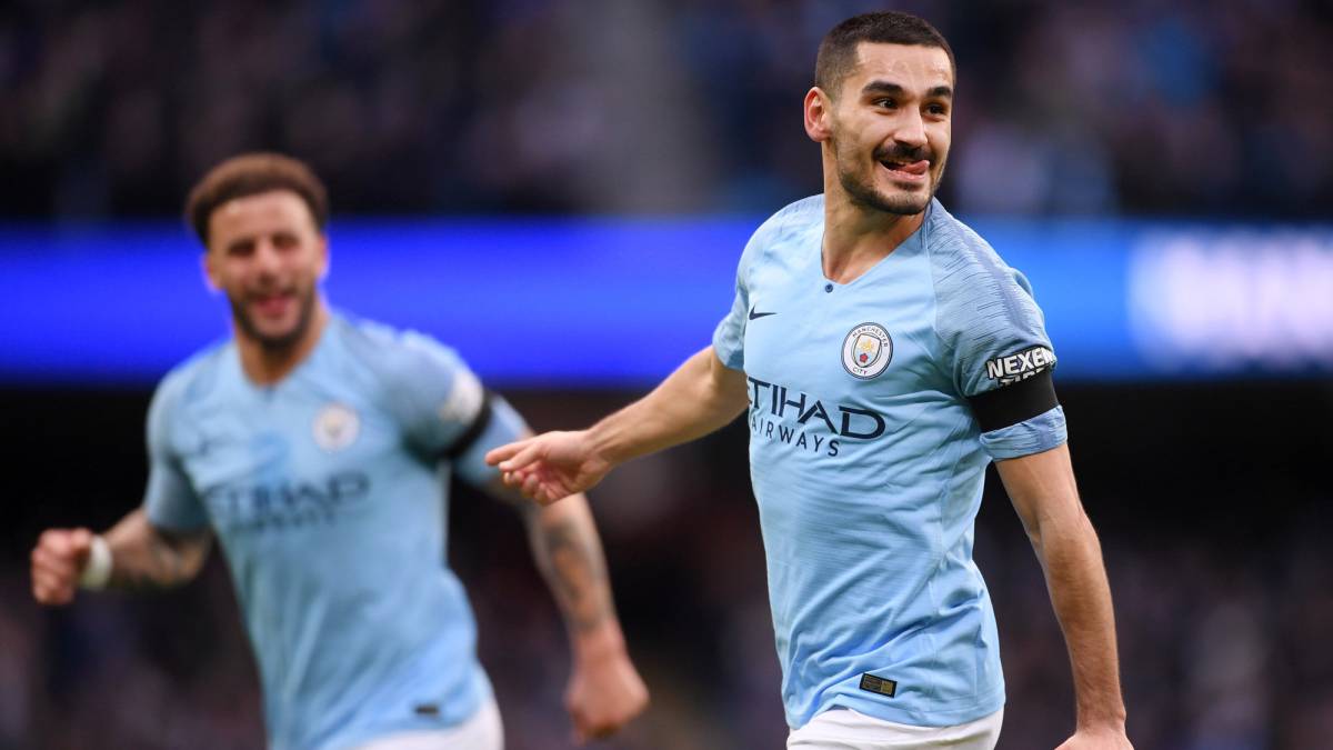 Cazan a Gündogan comprando camisetas del Manchester United