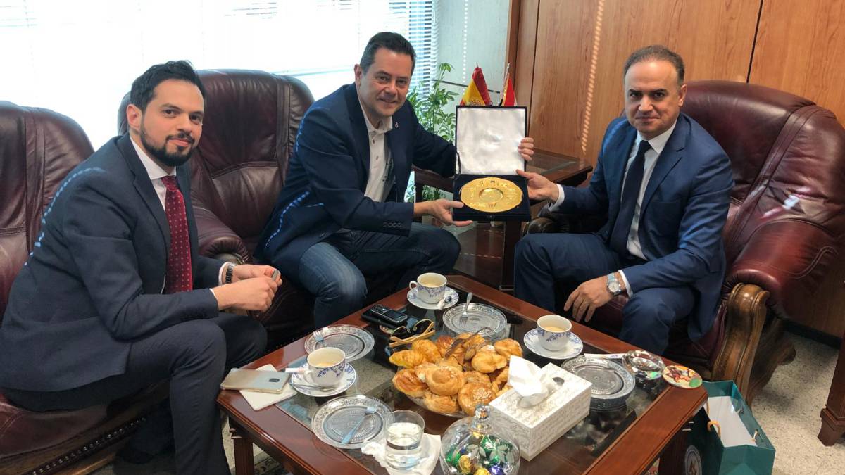 La embajada de Irak recibió a Tomás Roncero.