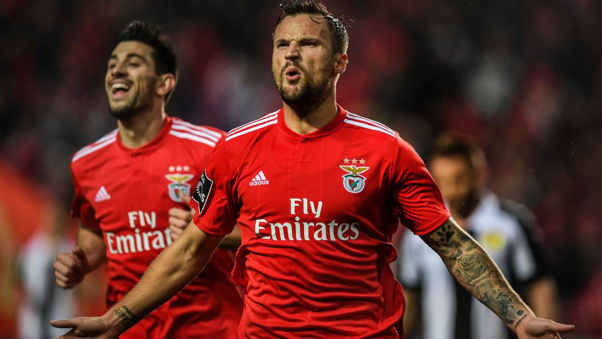 El Benfica vuelve a ganar y sigue su persecución al Oporto