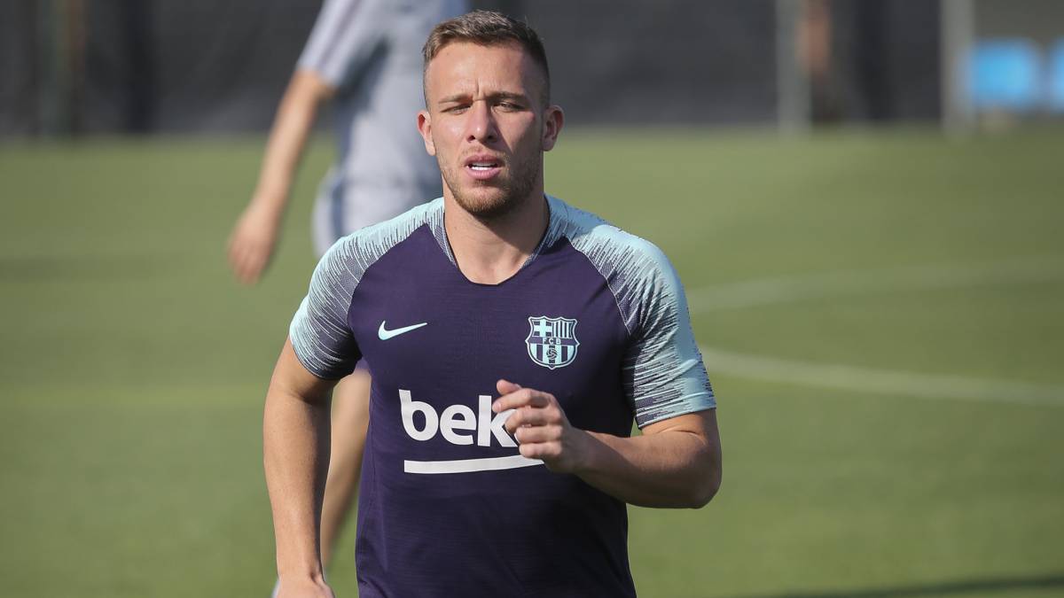 Arthur ya trabaja en el césped: quiere llegar al Clásico