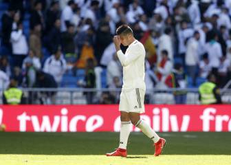 Casemiro card conundrum adds to Solari's Clásico headaches