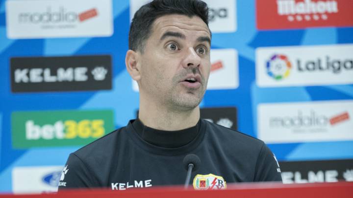 Míchel, entrenador del Rayo Vallecano, en la rueda de prensa previa al partido contra el Getafe.