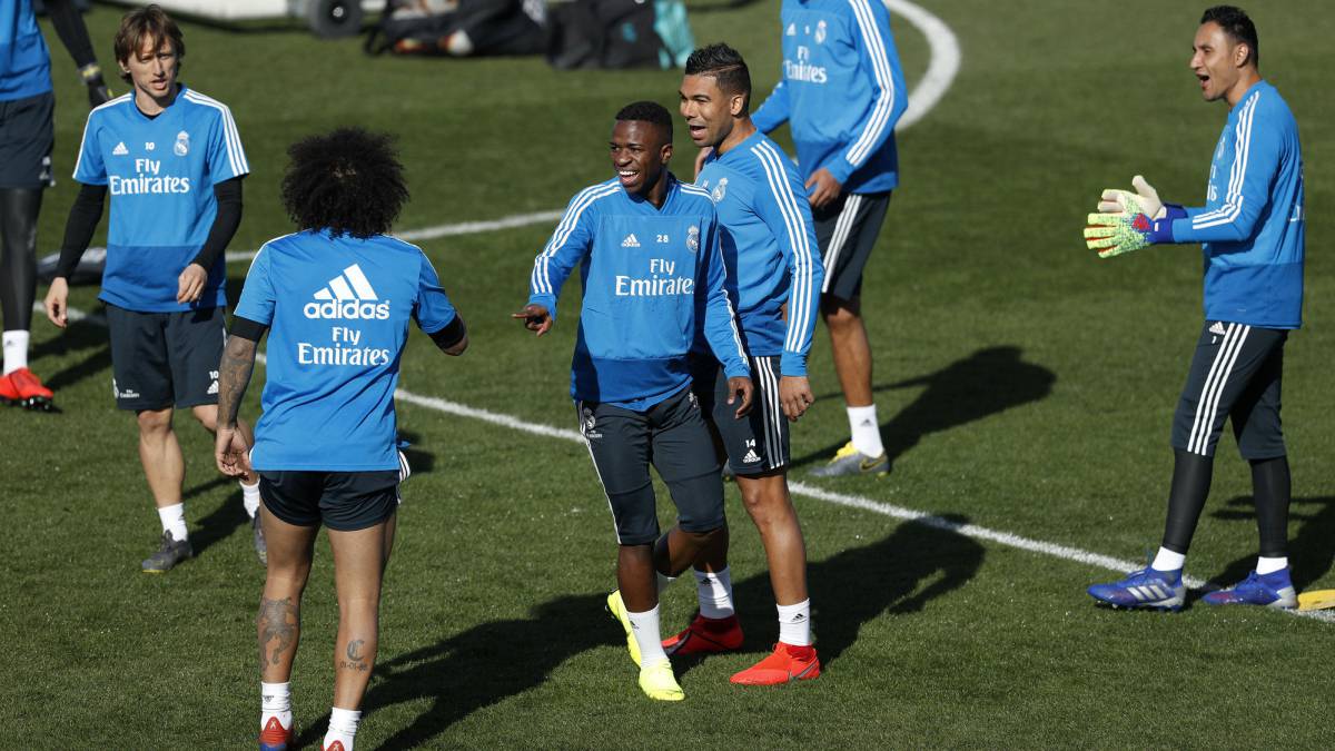 Los jugadores del Real Madrid, durante su último entrenamiento antes del partido frente al Levante.