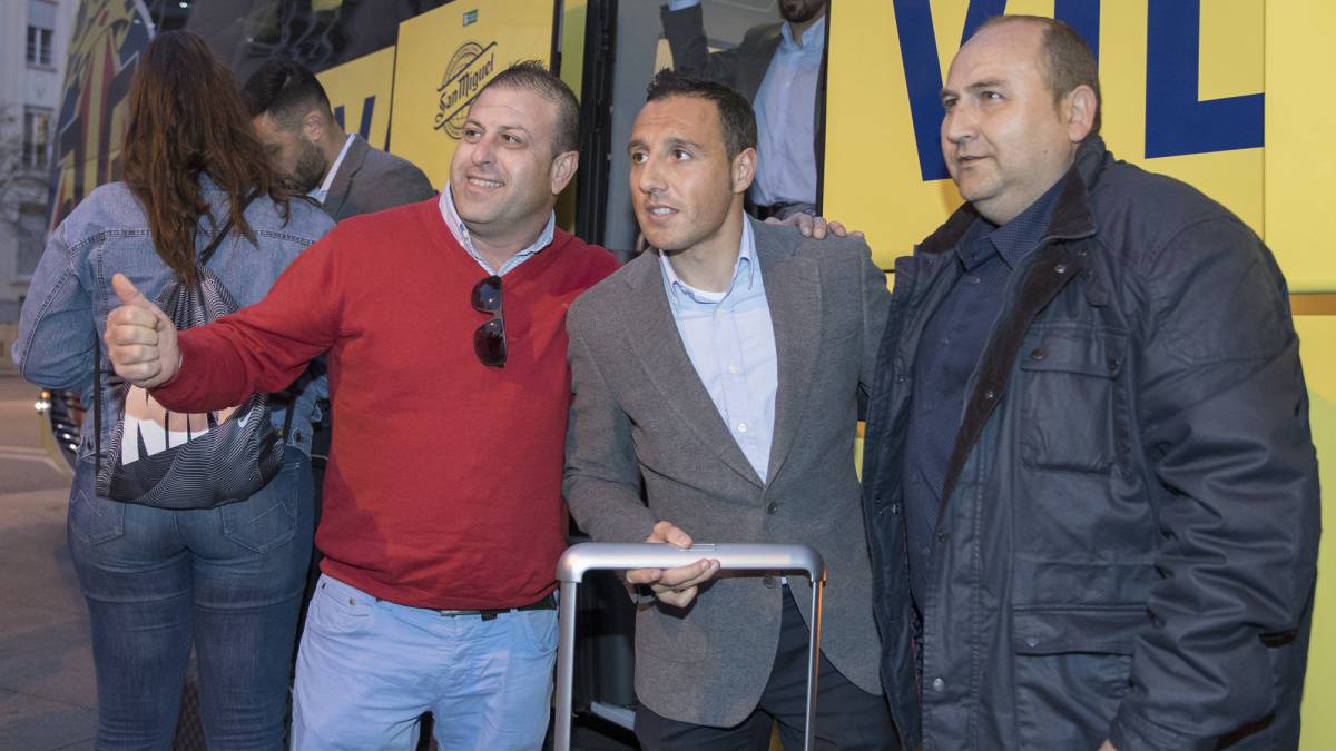 Cazorla, en la llegada del Villarreal a Madrid para medirse al Atlético de Madrid.