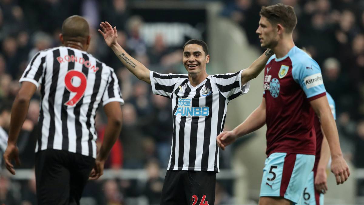 El Newcastle de Benítez sigue en racha y golea al Burnley