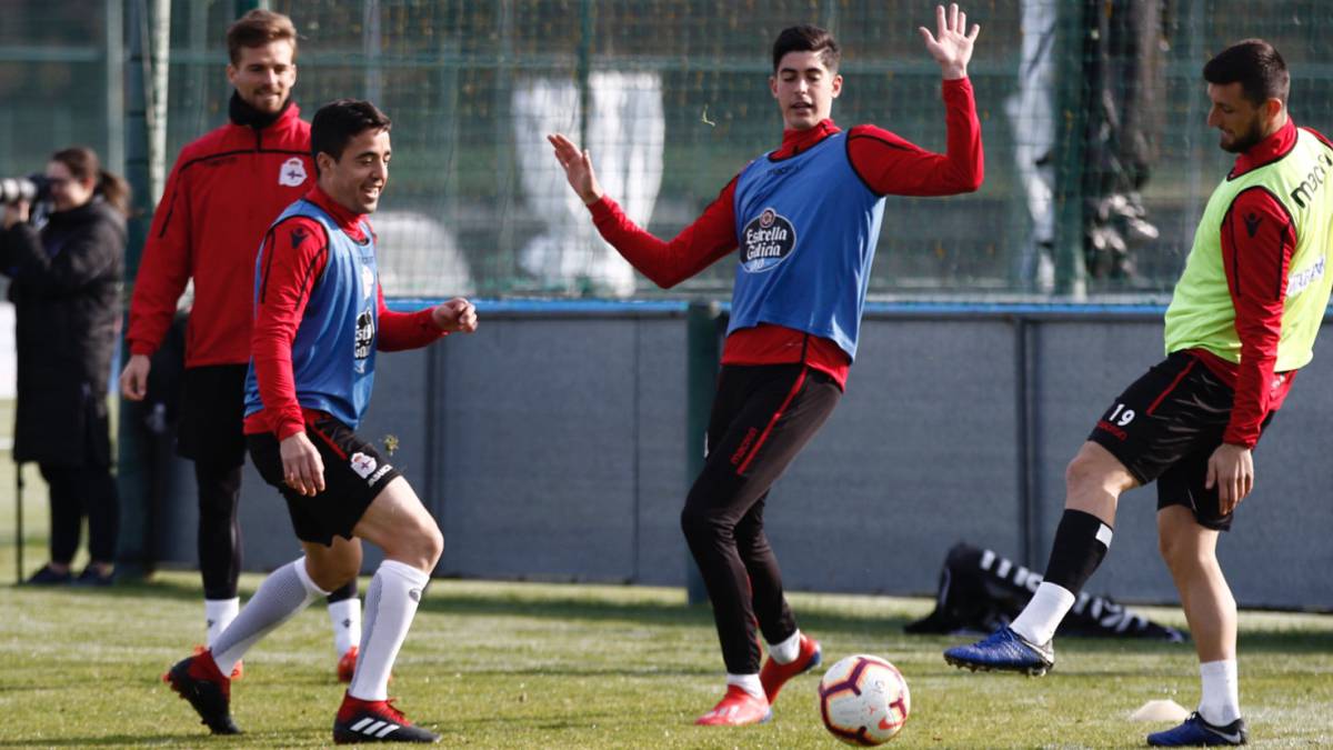 Carlos Fernández se lesionó en el entrenamiento de este lunes 25 de febrero.
