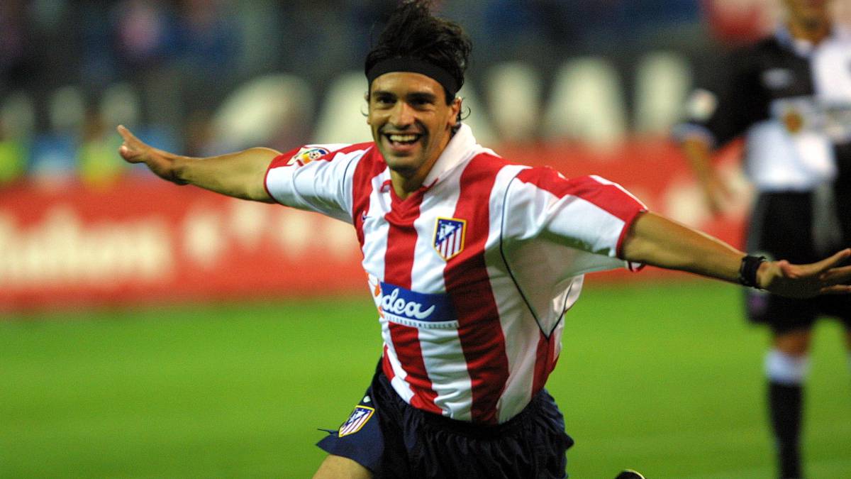 El Petete Correa celebra un gol con el Atlético.