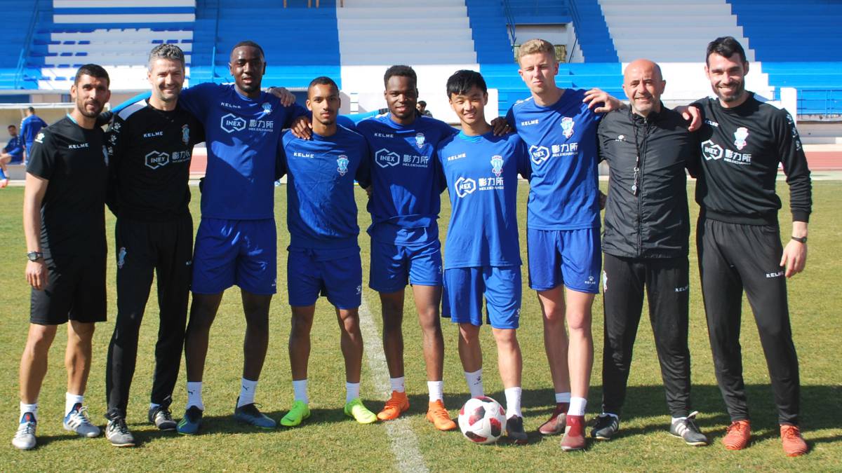 José María Pratas, Antonio Silva, Sylvain, Bouba, Seedorf, Ming, Leak, Leonel Pontes y Escalona.