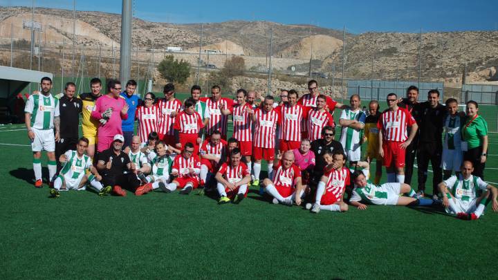 El Almería y el Córdoba se miden en un sentido homenaje
