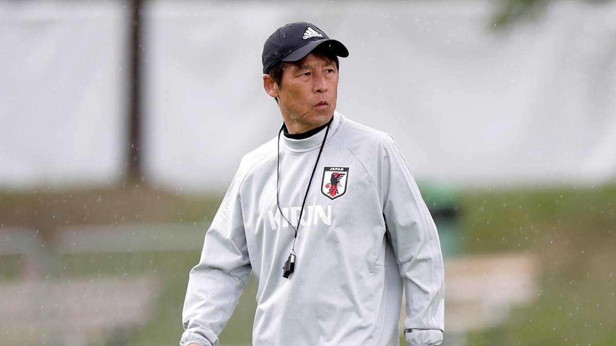 Akira Nishino, en un entrenamiento de Japón.